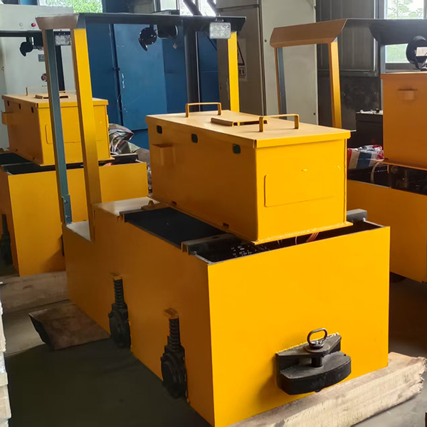 Bright Yellow CTY2.5 Battery Locomotives Ready for Global Shipment