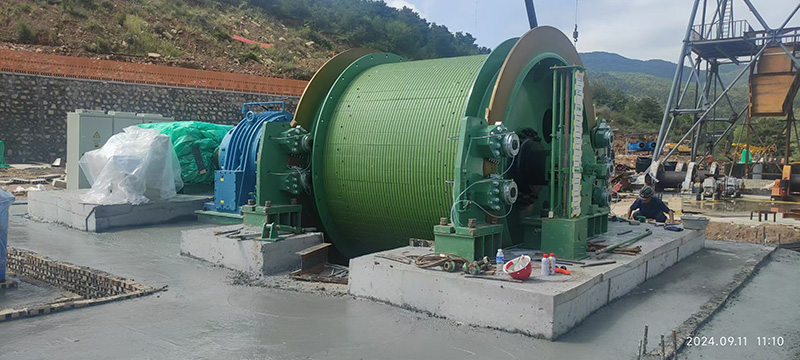 CSME JTP series mine hoist installed in underground mining shaft with steel wire rope and drum CSME JTP series mine hoist installed in underground mining shaft with steel wire rope and drum